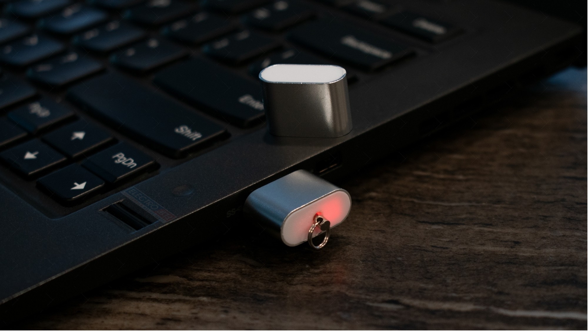 Premium Quality Aluminum USB Reader MicroSDHC / MicroSD - Image 5